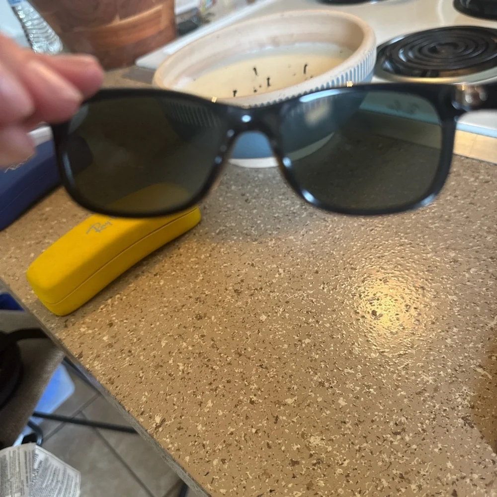 Toddler Ray-Ban Black Wayfarer Sunglasses